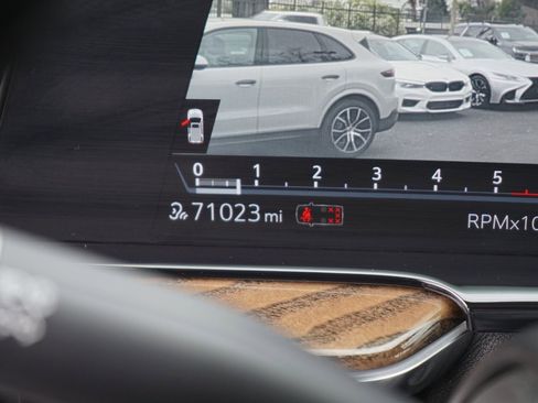 Used 2021 Cadillac Escalade Premium Luxury Platinum image 14