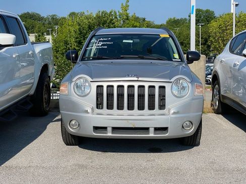 Used 2009 Jeep Compass Sport FWD image 2