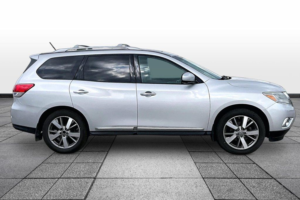 Used 2015 Nissan Pathfinder Platinum FWD image 10