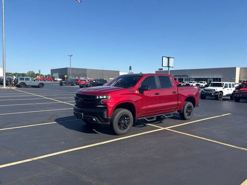 Used 2021 Chevrolet Silverado 1500 LT Trail Boss w/ Convenience Package II AWD/4WD image 4