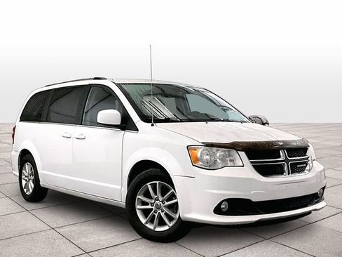 Used 2019 Dodge Grand Caravan SXT FWD image 3