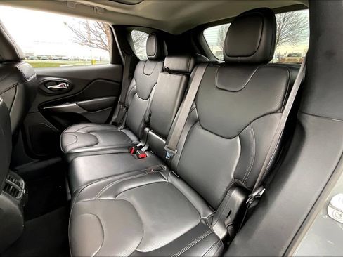 Used 2021 Jeep Cherokee Limited w/ Elite Package AWD/4WD image 22