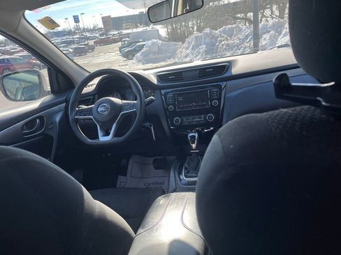 Used 2019 Nissan Rogue Sport S image 26
