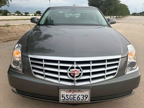 Used 2006 Cadillac DTS FWD image 2