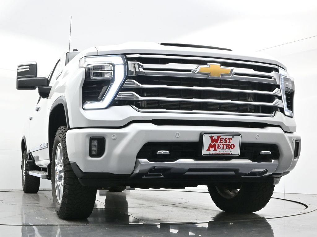 Used 2024 Chevrolet Silverado 3500 High Country w/ High Country Premium Package AWD/4WD image 35