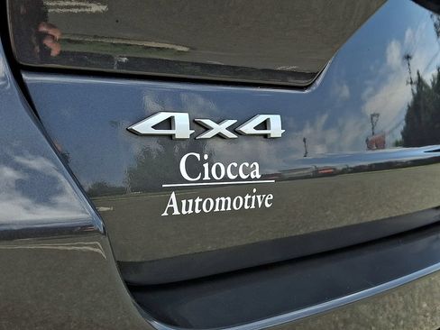 Used 2024 Jeep Grand Cherokee Overland w/ Luxury Tech Group IV AWD/4WD image 29