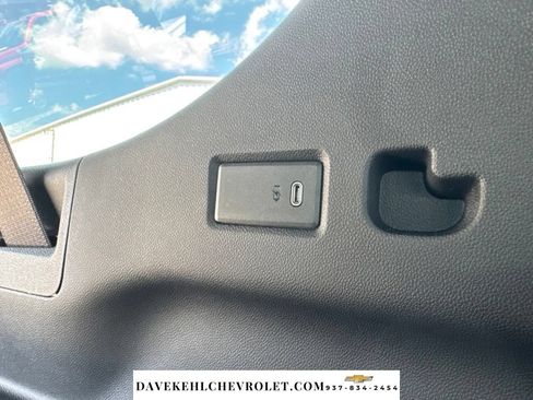 Used 2025 Chevrolet Suburban High Country w/ Sun And Tow Package AWD/4WD image 37
