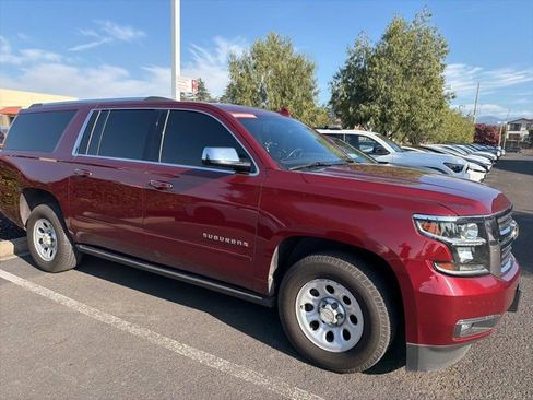 Used 2020 Chevrolet Suburban Premier image 2
