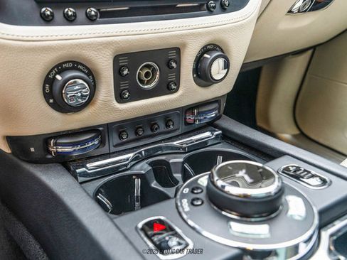 Used 2015 Rolls-Royce Ghost image 66