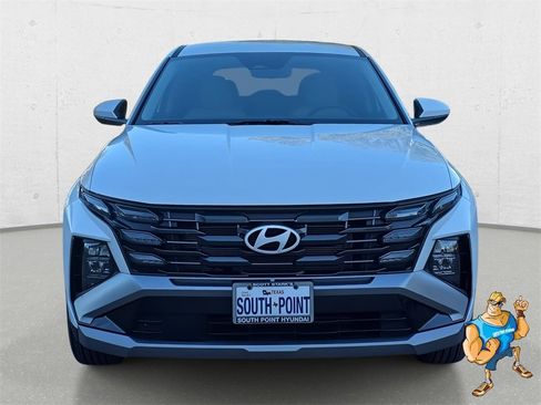 Certified 2026 Hyundai Tucson SE image 2