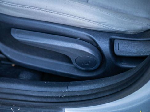 Used 2017 Hyundai Elantra SE FWD image 26