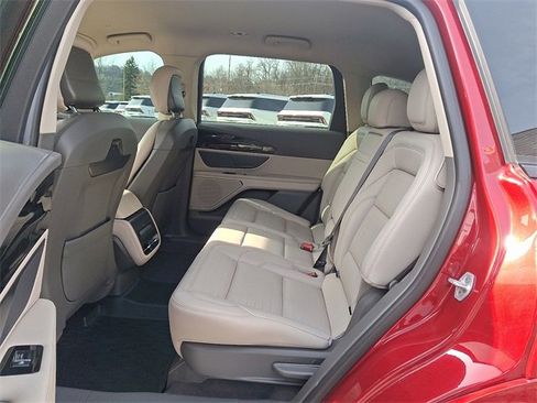 Certified 2024 Lincoln Nautilus Reserve image 10