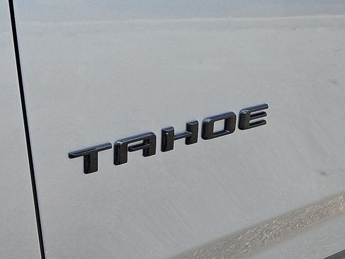 Used 2024 Chevrolet Tahoe Premier AWD/4WD image 38