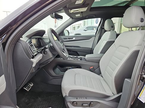 New 2026 Volkswagen Atlas Cross Sport SEL R-Line AWD/4WD image 12