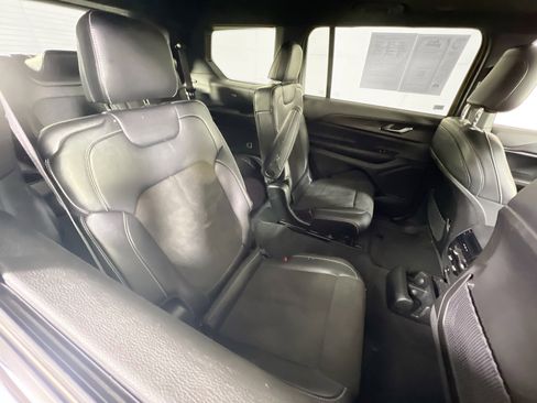 Used 2023 Jeep Grand Cherokee L Laredo AWD/4WD image 27