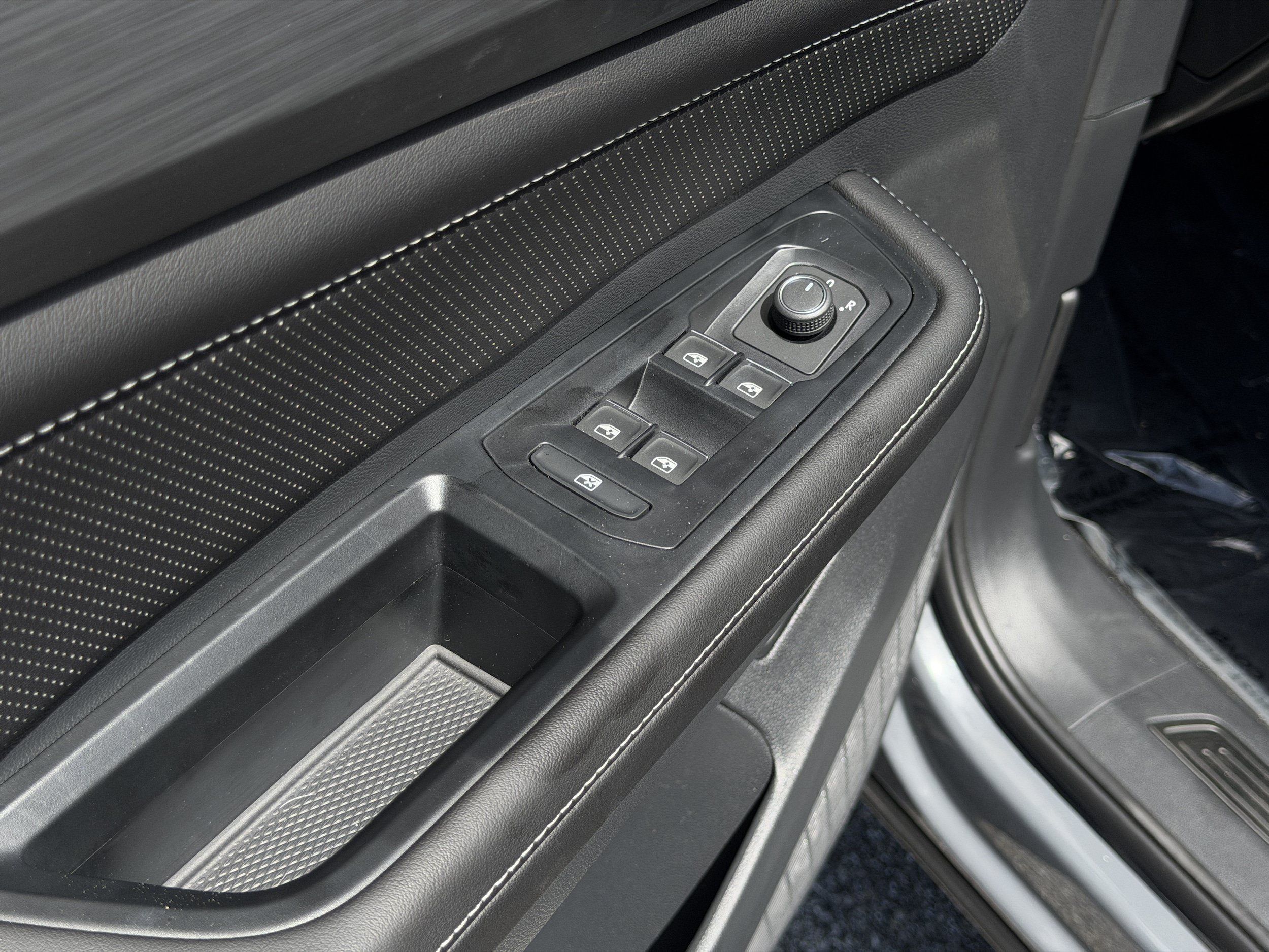 New 2026 Volkswagen Atlas Cross Sport SE FWD image 20