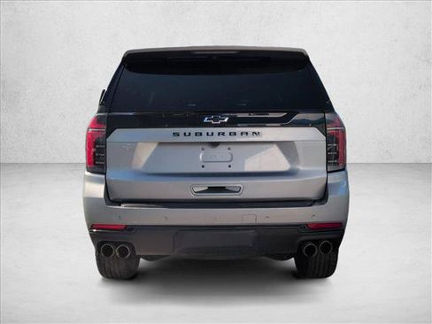 Used 2025 Chevrolet Suburban Z71 AWD/4WD image 7