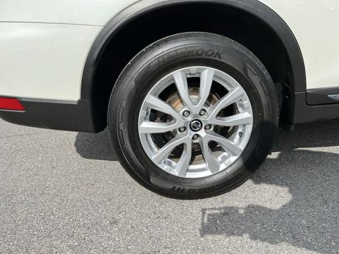 Used 2019 Nissan Rogue SL AWD/4WD image 19