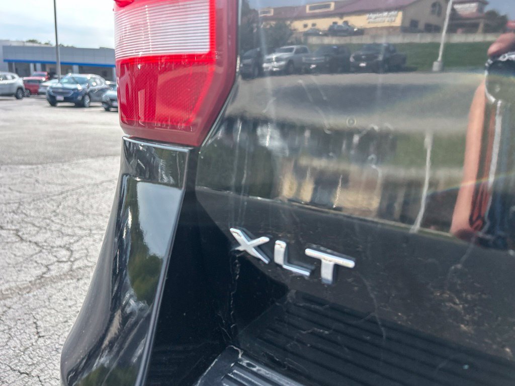 Used 2019 Ford Expedition XLT w/ Equipment Group 202A AWD/4WD image 11