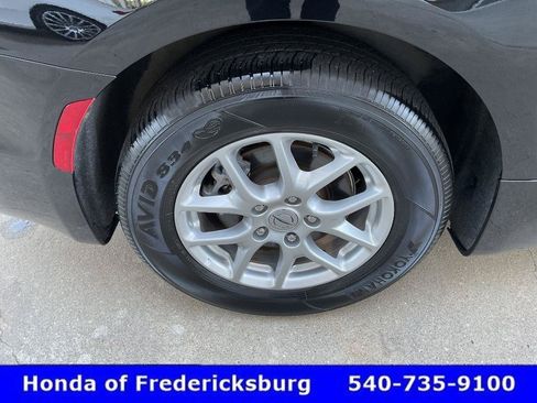 Used 2024 Chrysler Pacifica Touring-L FWD image 12