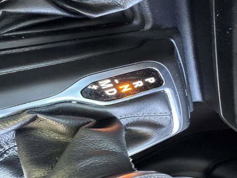 Used 2024 Jeep Wrangler Unlimited image 14