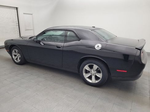 Used 2019 Dodge Challenger SXT RWD image 3