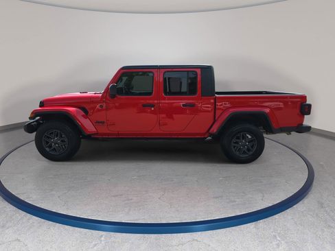 Used 2024 Jeep Gladiator Sport image 8