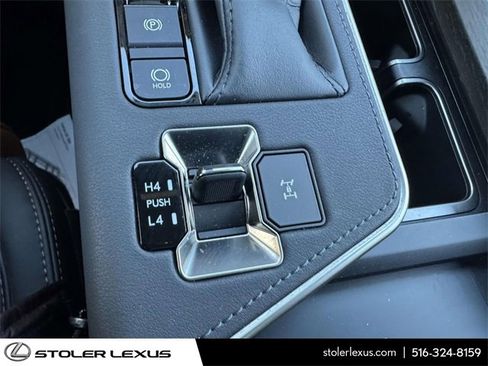 Used 2024 Lexus GX 550 image 36