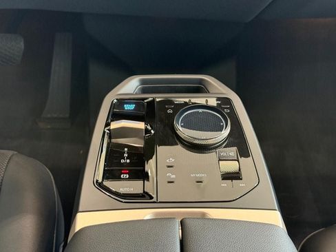 Used 2026 BMW iX xDrive45 w/ Premium Package AWD/4WD image 12