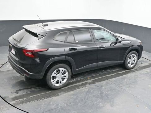 Used 2024 Chevrolet Trax LS image 37