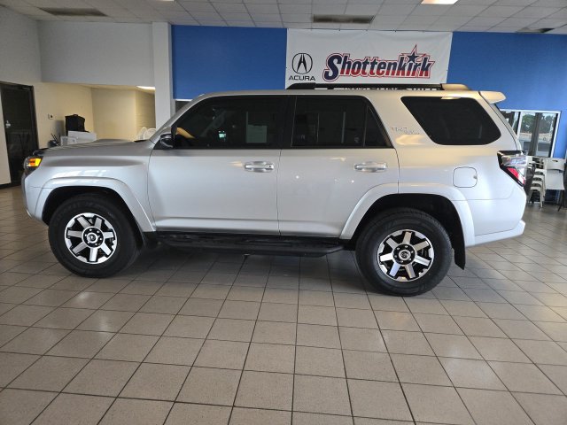 Used 2023 Toyota 4Runner TRD Off-Road Premium w/ Moonroof Package AWD/4WD image 5