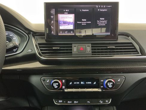 Used 2024 Audi SQ5 Premium Plus w/ Premium Plus Package image 12