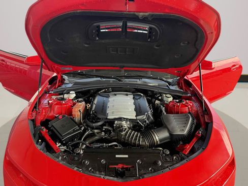 Used 2020 Chevrolet Camaro SS RWD image 9