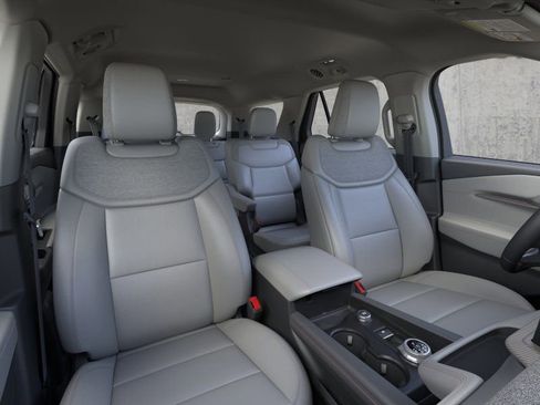 New 2026 Ford Explorer Active AWD/4WD image 11