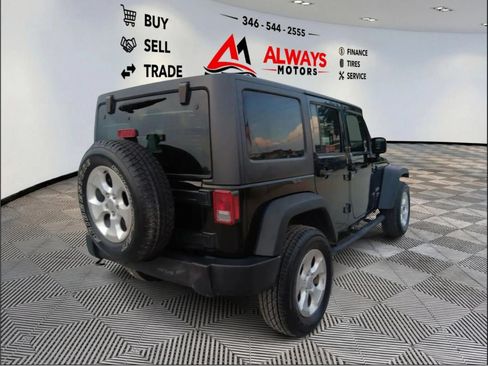 Used 2015 Jeep Wrangler Unlimited Sport w/ Connectivity Group AWD/4WD image 4