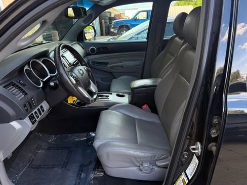 Used 2014 Toyota Tacoma 4x4 Double Cab w/ Limited Package image 6