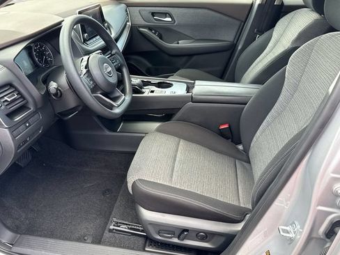 Used 2023 Nissan Rogue SV FWD image 9