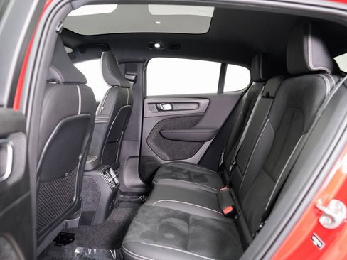 Used 2023 Volvo C40 P8 Recharge Ultimate image 21