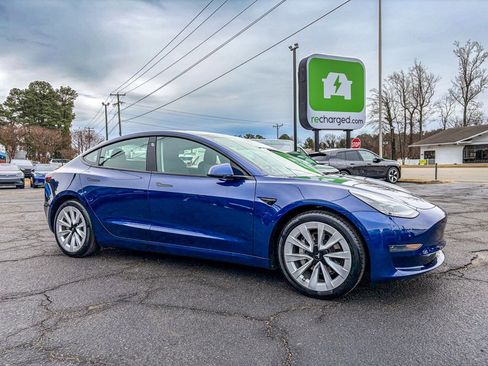 Used 2021 Tesla Model 3 Standard Range Plus image 4