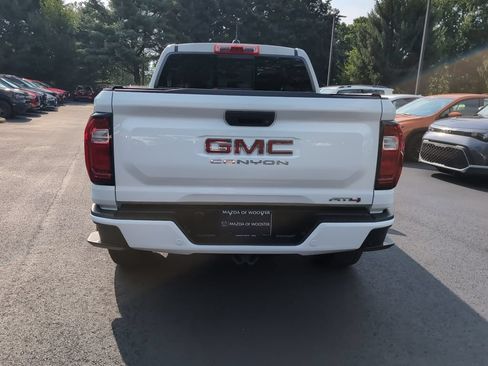 Used 2024 GMC Canyon AT4 w/ AT4 Premium Package AWD/4WD image 11