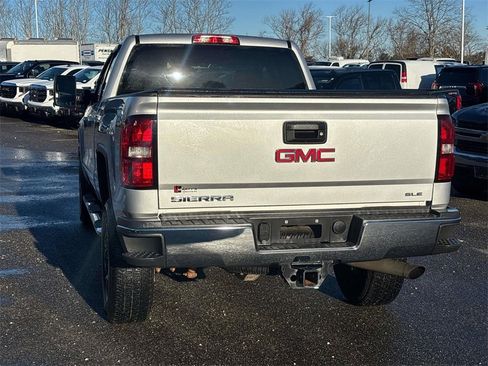 Used 2019 GMC Sierra 2500 SLE image 4