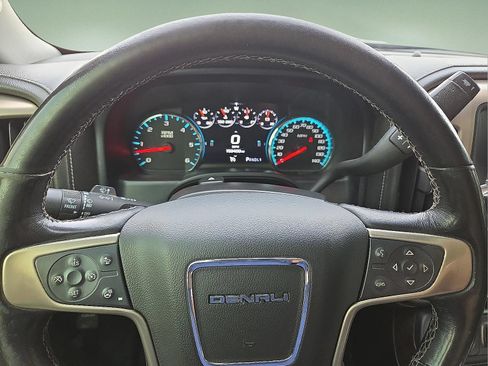 Used 2019 GMC Sierra 2500 Denali w/ Suspension Package, Off-Road AWD/4WD image 24