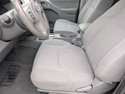 Used 2019 Nissan Frontier SV w/ Value Truck Package image 9