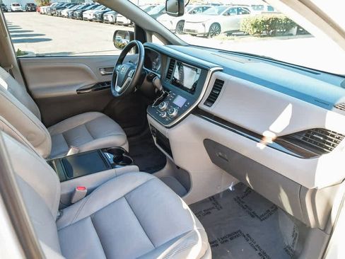 Certified 2017 Toyota Sienna XLE w/ XLE Navigation Package image 15