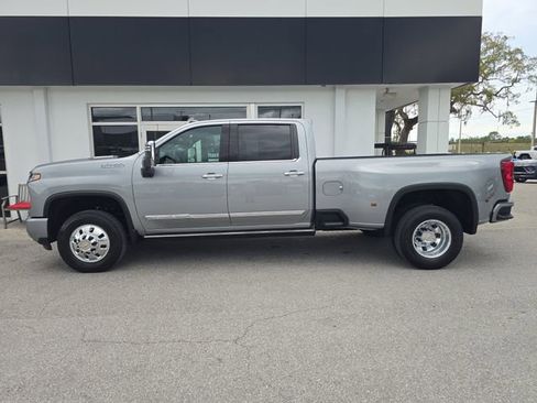 Certified 2025 Chevrolet Silverado 3500 High Country w/ High Country Premium Package AWD/4WD image 4