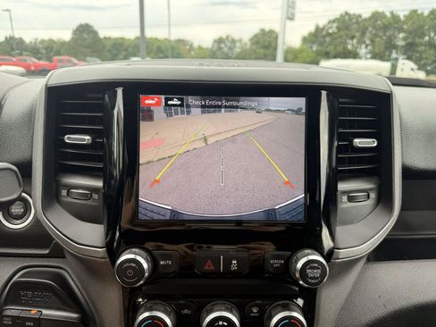 Used 2024 RAM 3500 Tradesman w/ Chrome Appearance Group AWD/4WD image 23