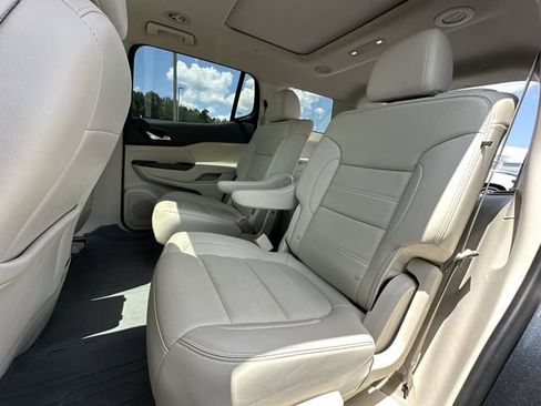 Certified 2022 GMC Acadia Denali w/ Denali Ultimate Package FWD image 25