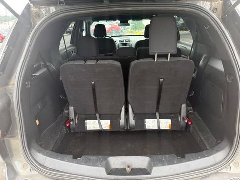 Used 2019 Ford Explorer XLT FWD image 8