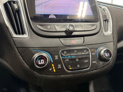 Used 2022 Chevrolet Malibu LT FWD image 17
