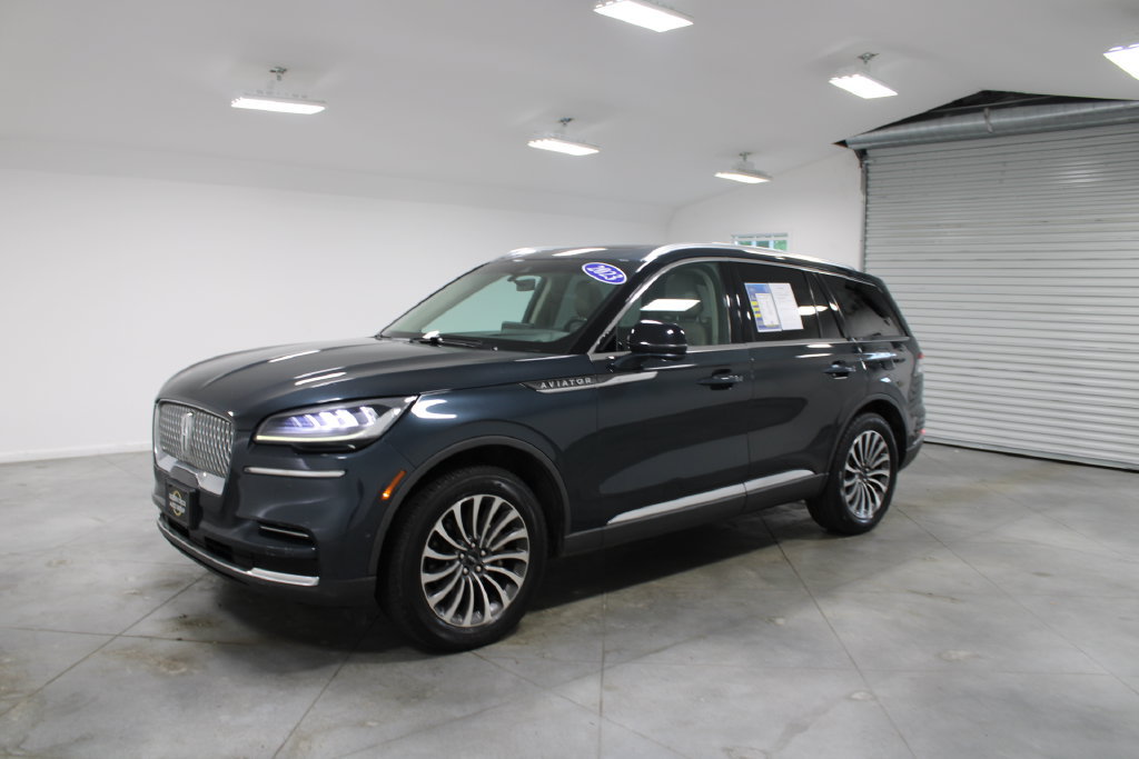 Used 2023 Lincoln Aviator Reserve w/ Equipment Group 201A AWD/4WD image 4